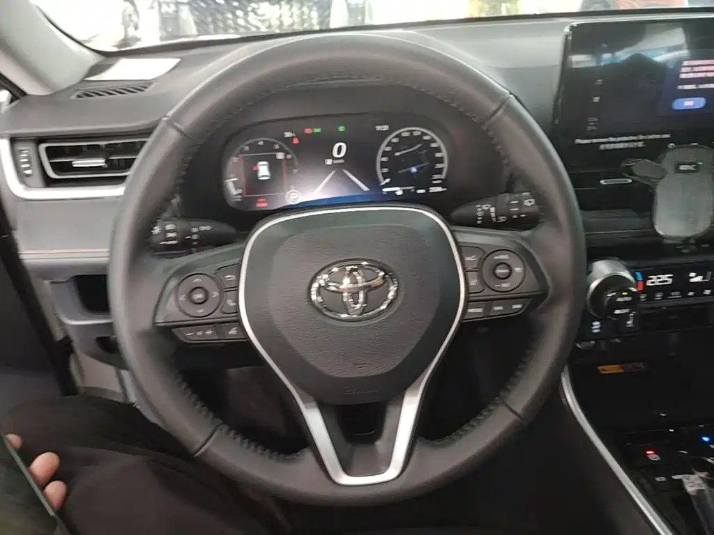 Toyota RAV4 2026 — фото 11