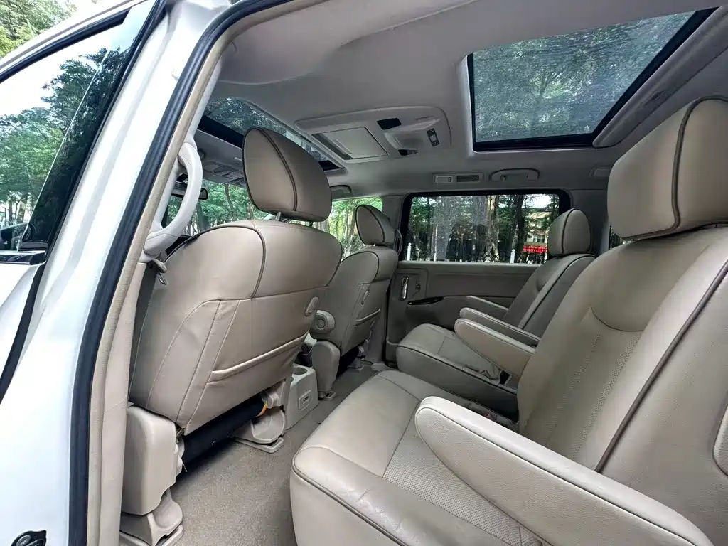 Nissan Quest 2016 — фото 13