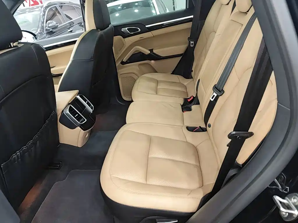 Porsche Cayenne 2016 — фото 17