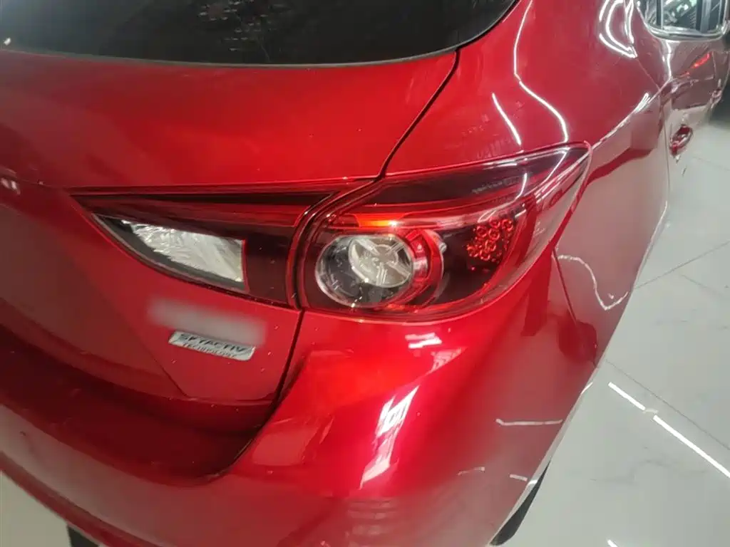 Mazda 3 Axela 2018 — фото 8