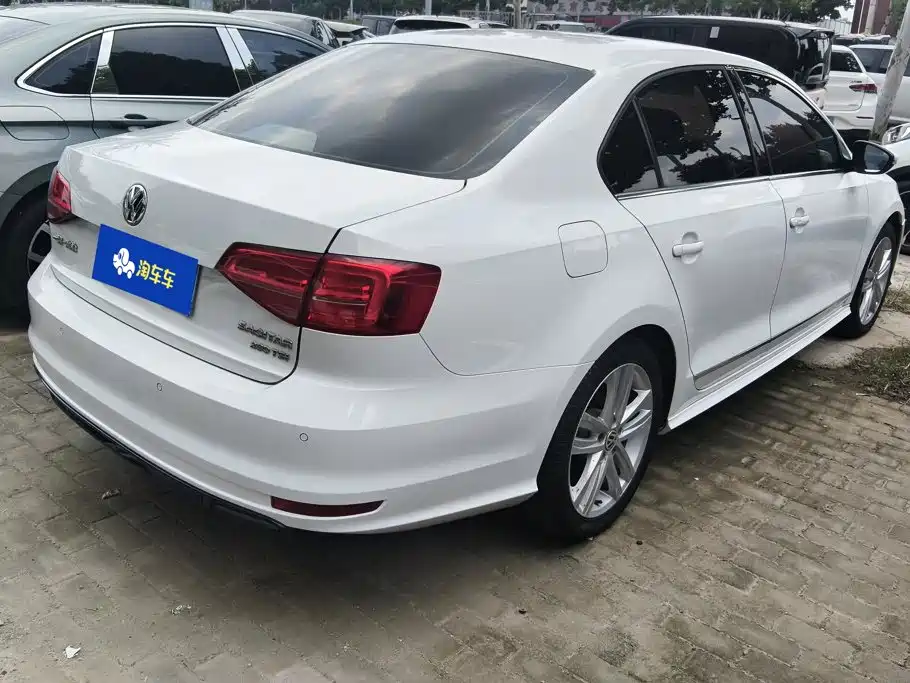 Volkswagen Sagitar 2019