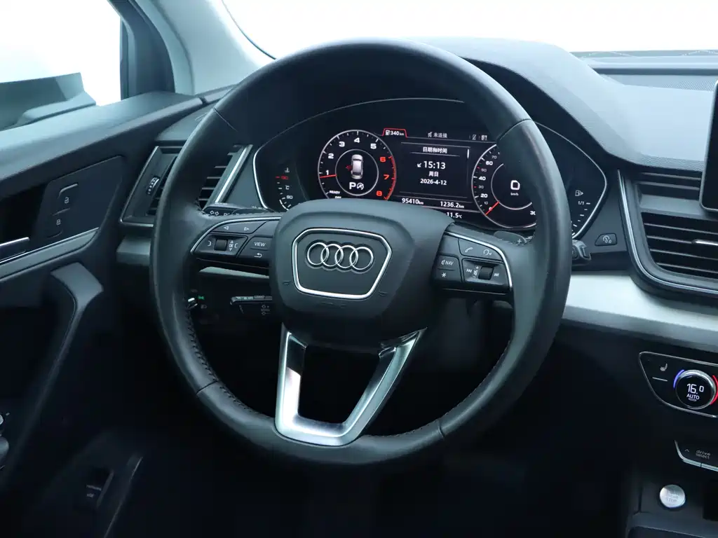 Audi Q5L 2019 — фото 16