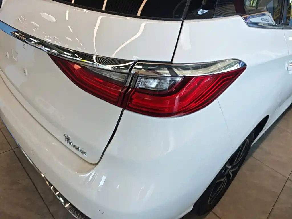 BYD Song MAX 2018 — фото 8