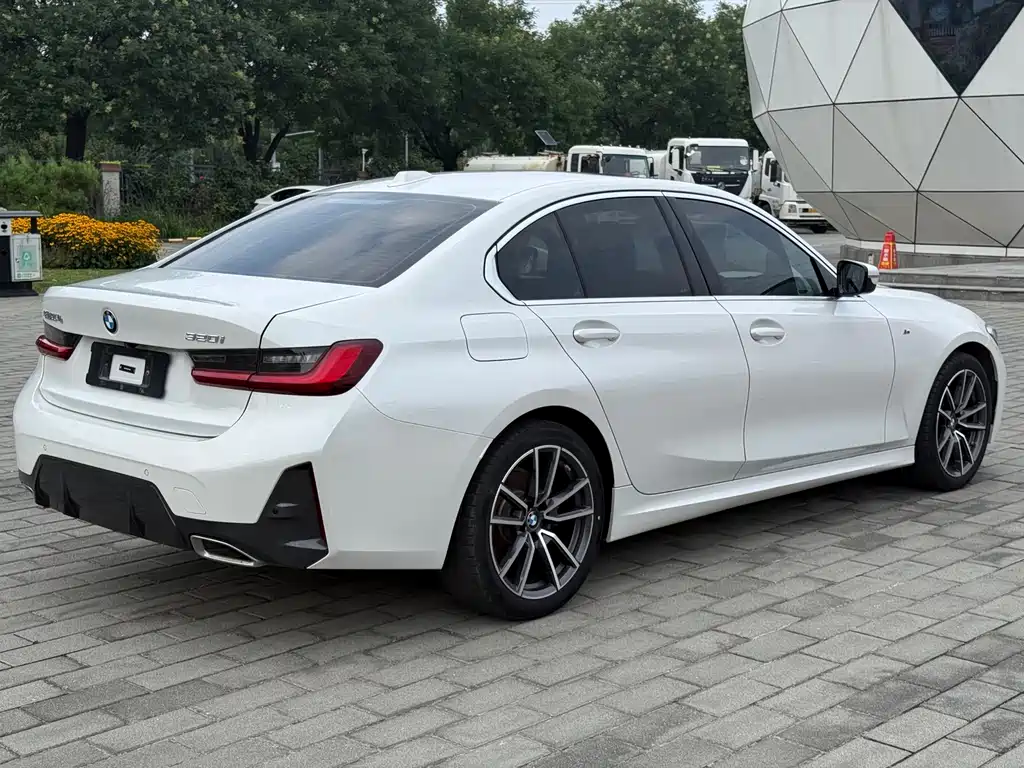 BMW 3 Series 2024