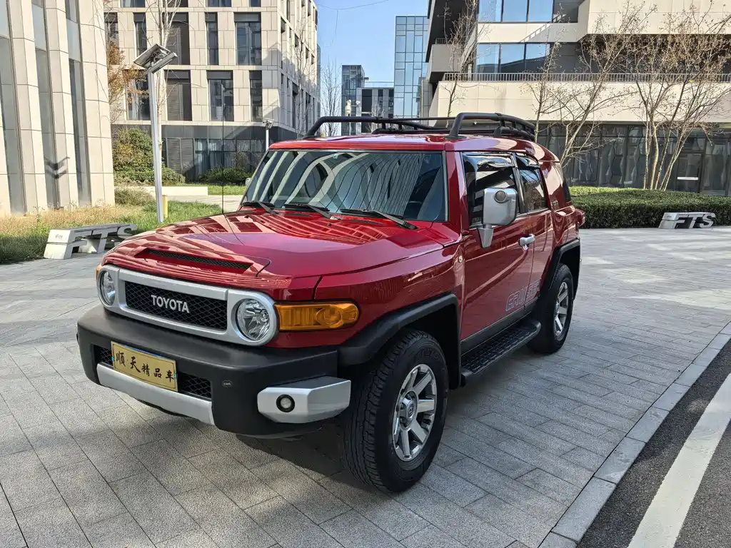 Toyota FJ Cruiser 2019 — фото 1