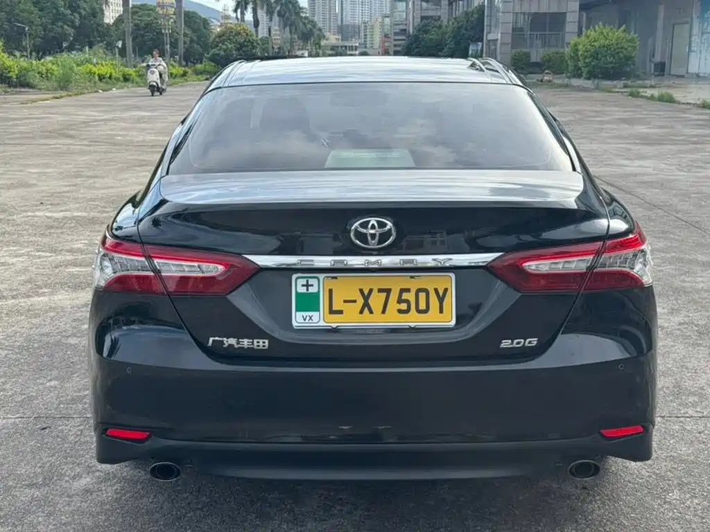 Toyota Camry 2019 — фото 8