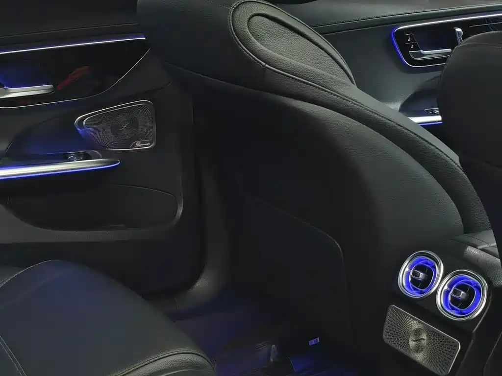 Mercedes-Benz C-Class 2023