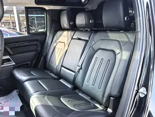 Land Rover Defender 2020