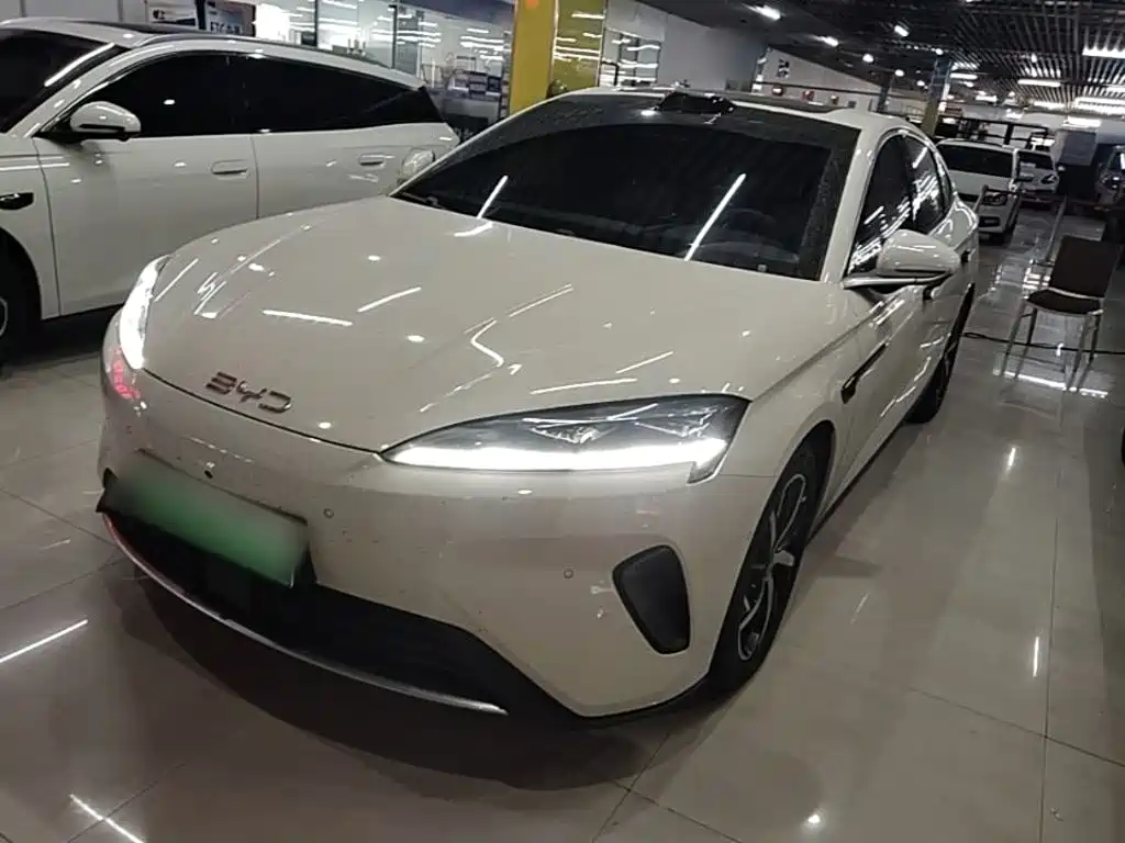 BYD Seal 07 DM-i 2025 — фото 2