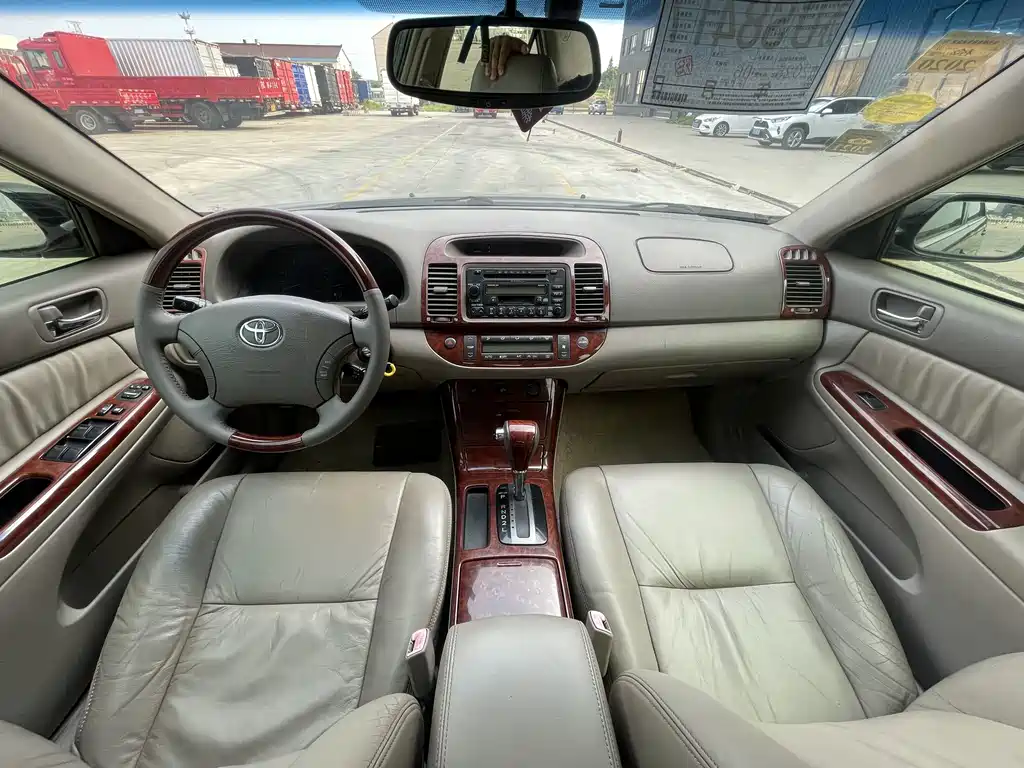 Toyota Camry 2005 — фото 22