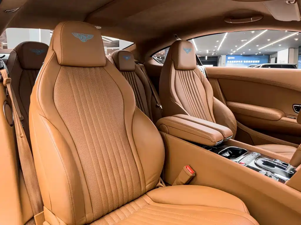 Bentley Continental 2016 — фото 14