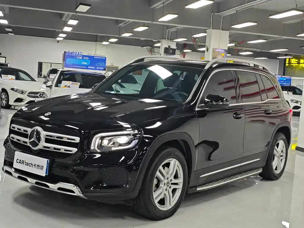 Mercedes-Benz GLB 2023 — фото 1