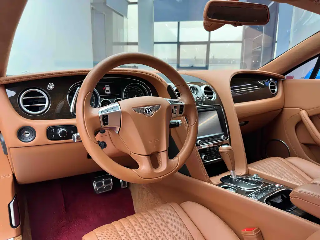 Bentley Continental 2016 — фото 15