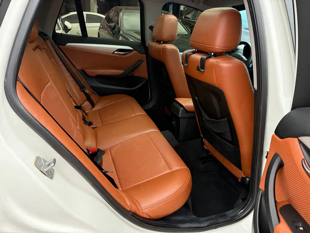 BMW X1 2013 — фото 18