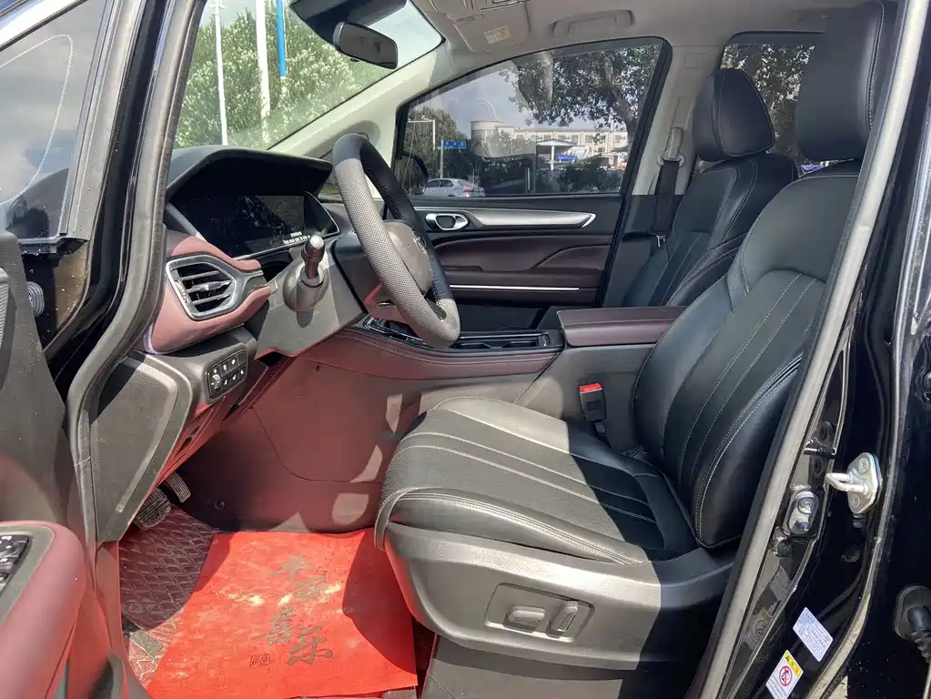 GAC Trumpchi M6 2022 — фото 4