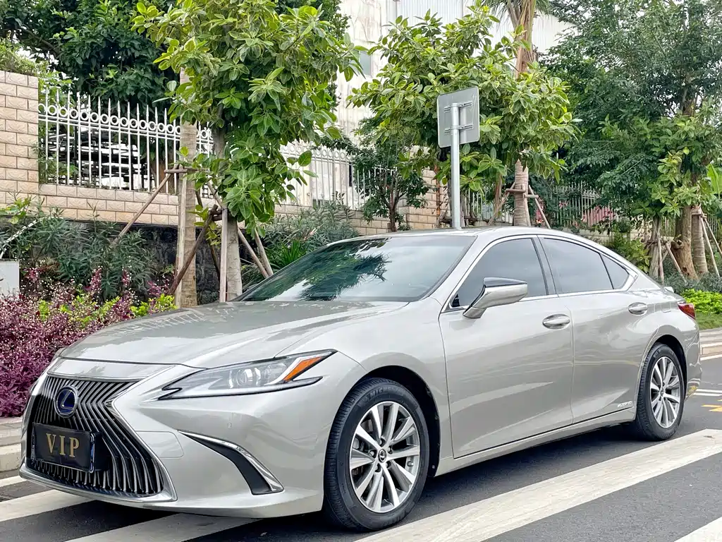 Lexus ES 2021 — фото 4