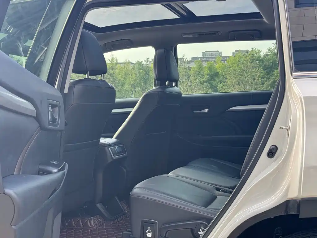 Toyota Highlander 2018 — фото 21