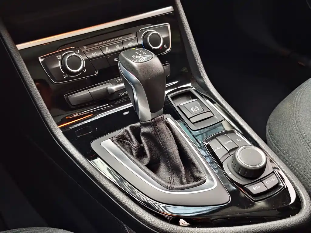 BMW 2 Series Active Tourer 2016 — фото 17