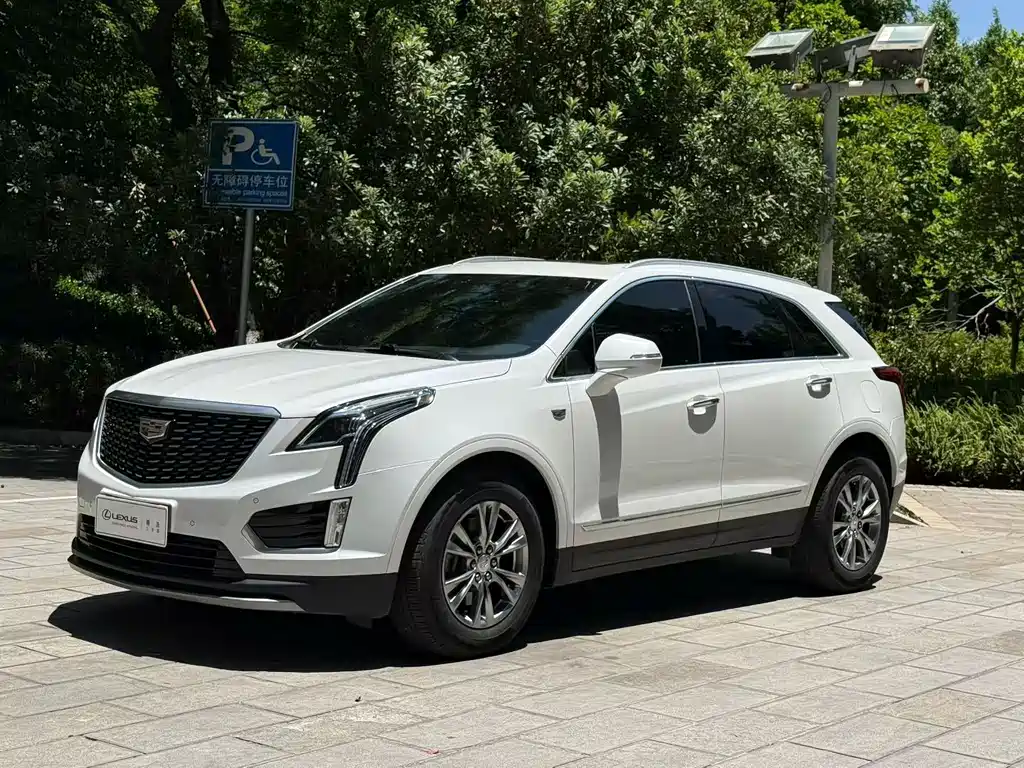 Cadillac XT5 2020 — фото 1