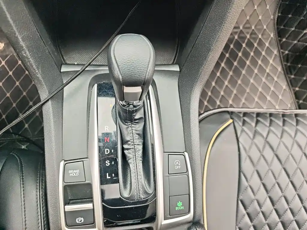 Honda Civic 2020 — фото 10