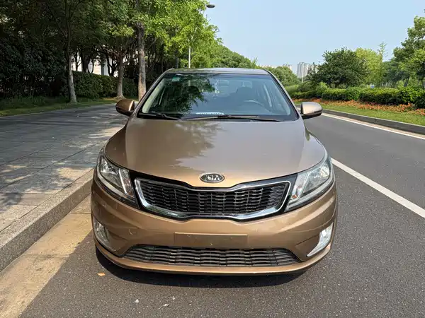 Kia K2 2011
