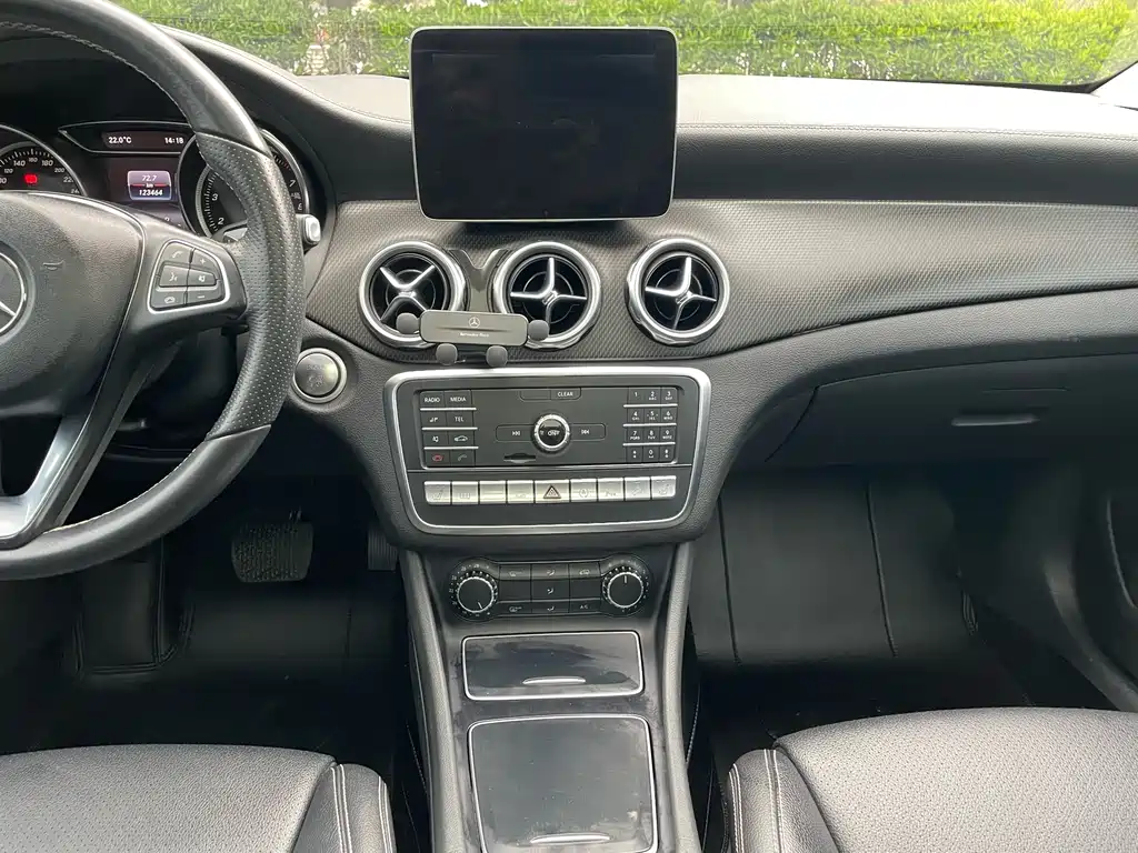 Mercedes-Benz GLA 2018 — фото 15
