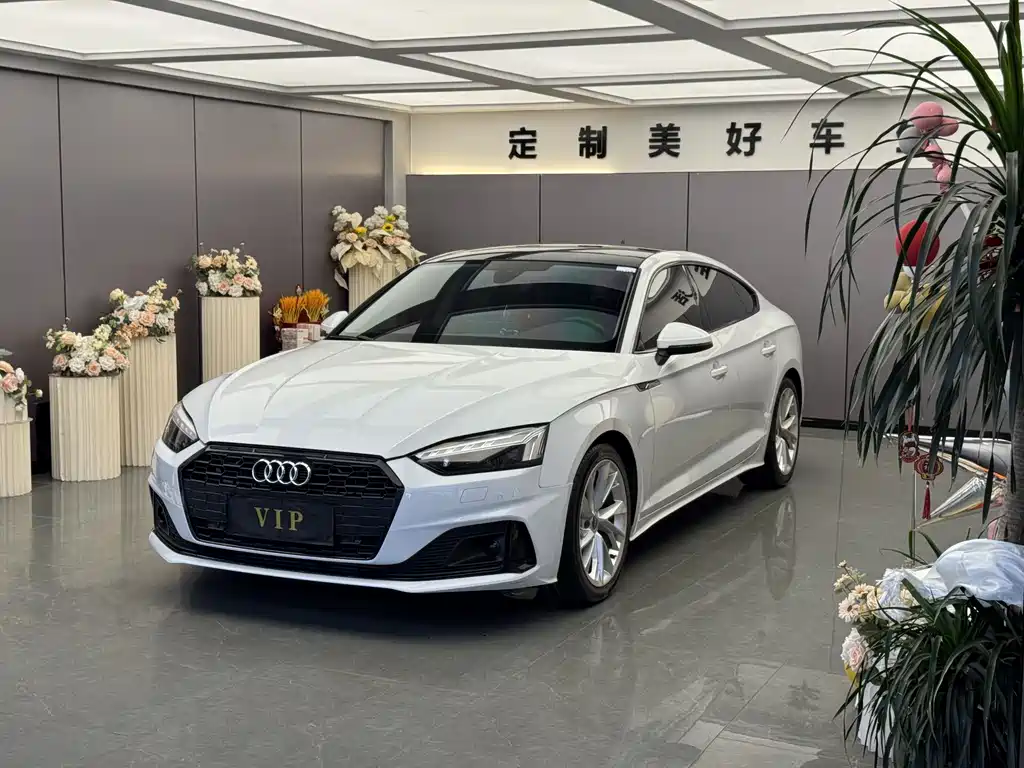 Audi A5 2021 — фото 1