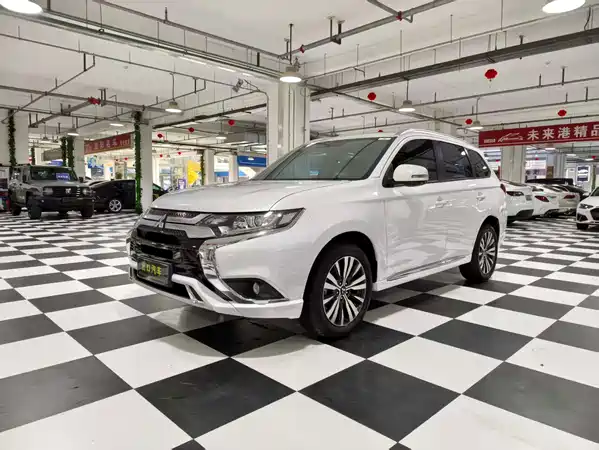 Mitsubishi Outlander 2022