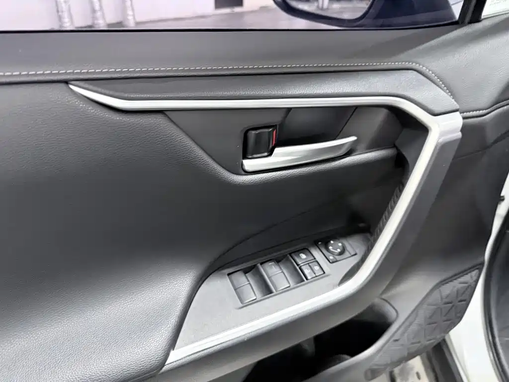 Toyota Wildlander 2021 — фото 10