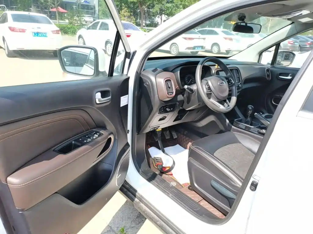 GAC Trumpchi GS3 2018 — фото 16