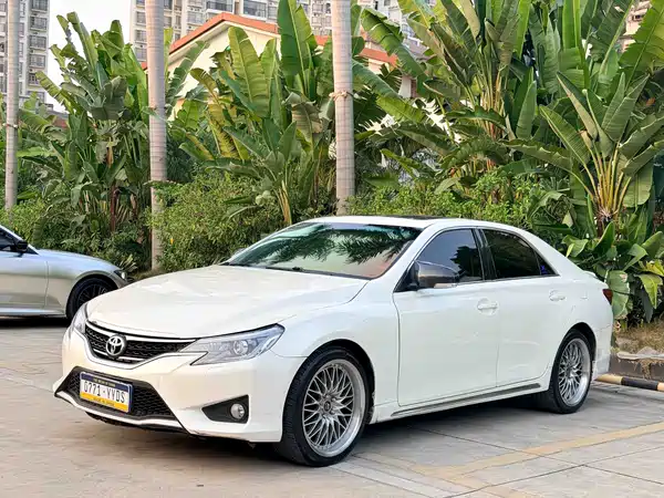 Toyota Reiz 2013