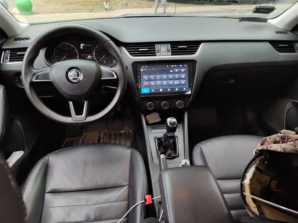 Skoda Octavia 2017 — фото 10