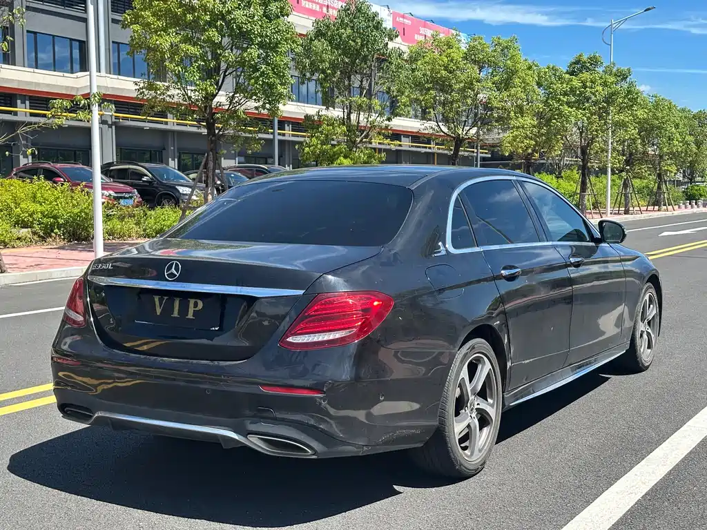 Mercedes-Benz E-Class 2018 — фото 9
