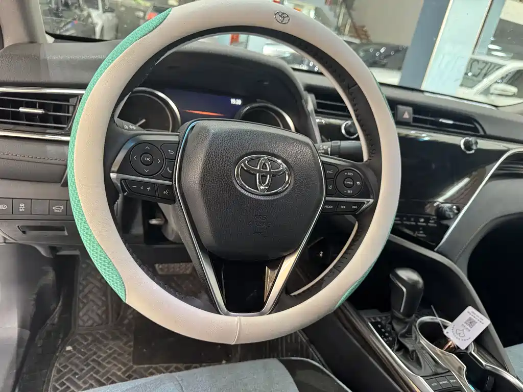 Toyota Camry 2021 — фото 11