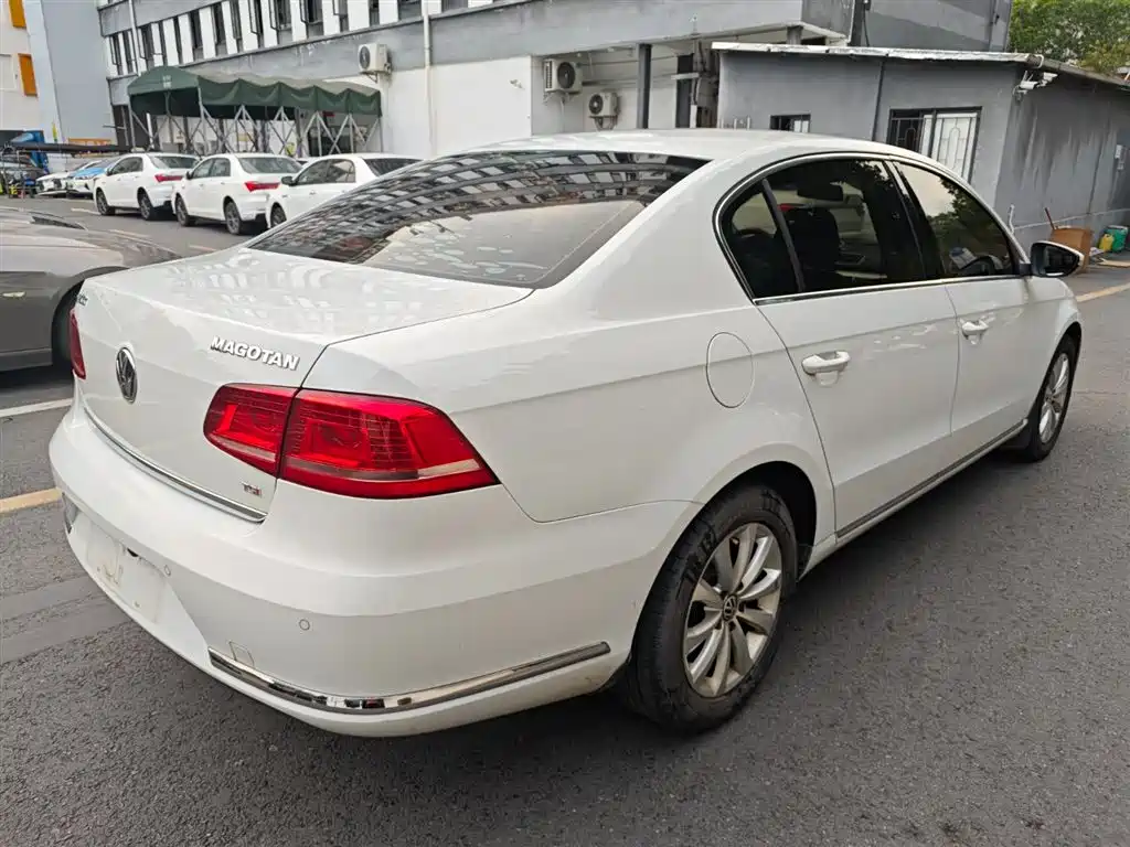 Volkswagen Magotan 2014