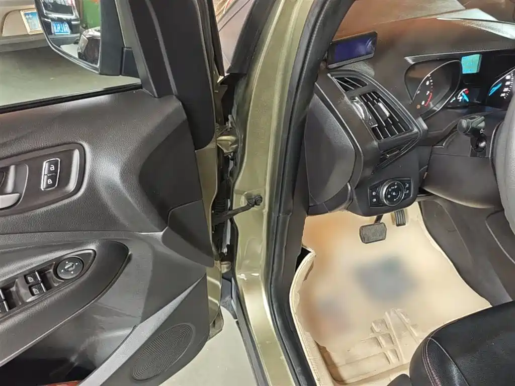 Ford Kuga 2014 — фото 16