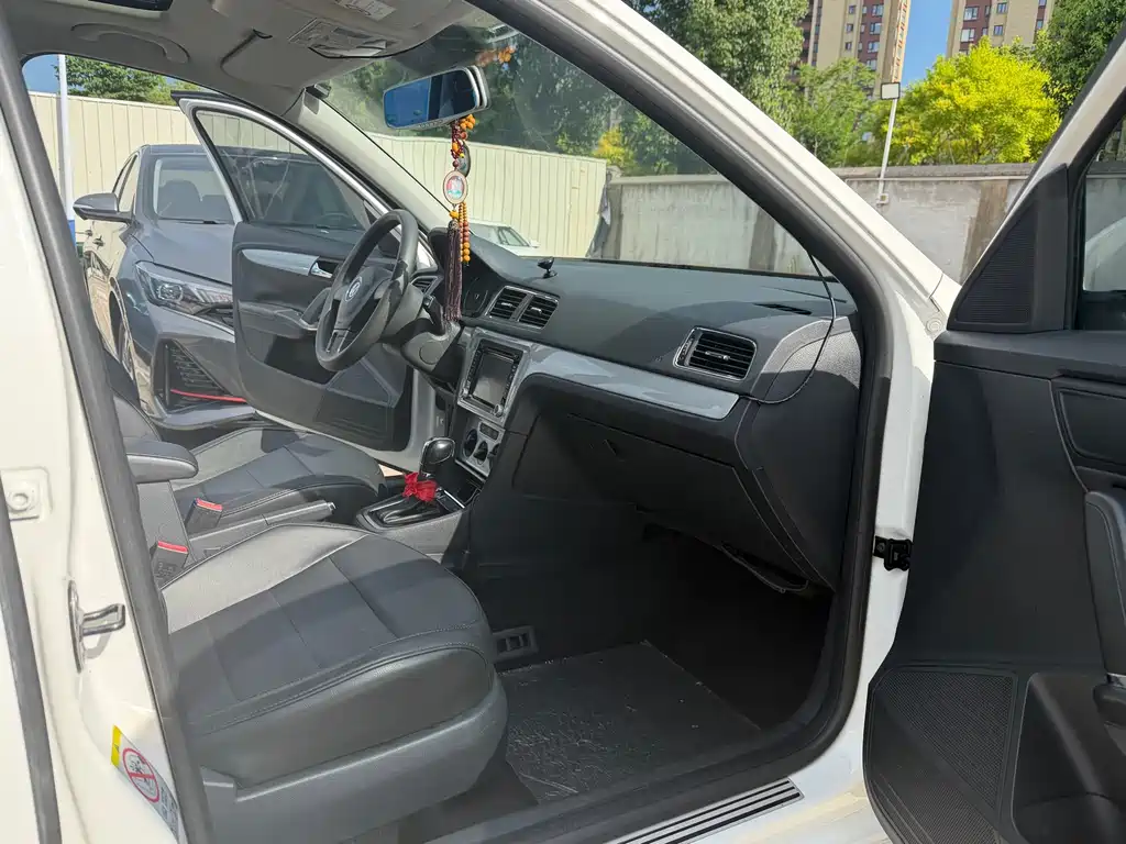 Volkswagen Gran Lavida 2015