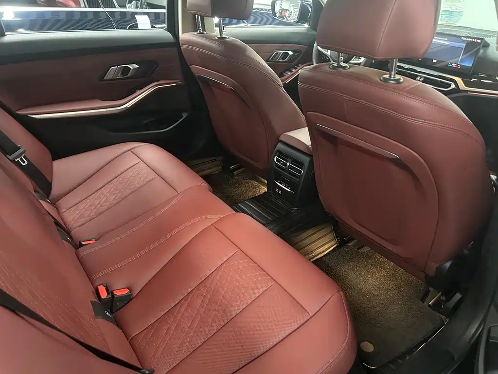 BMW 3 Series 2023 — фото 12