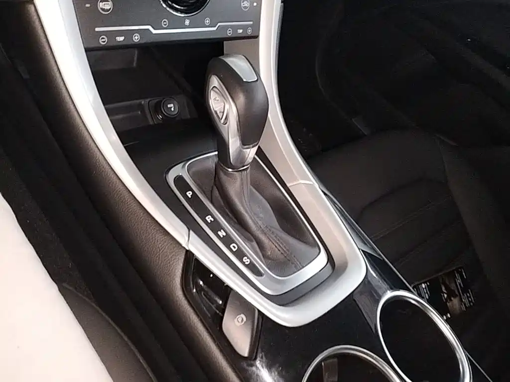 Ford Mondeo 2016 — фото 14