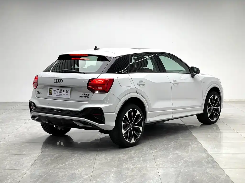 Audi Q2L 2024 — фото 6