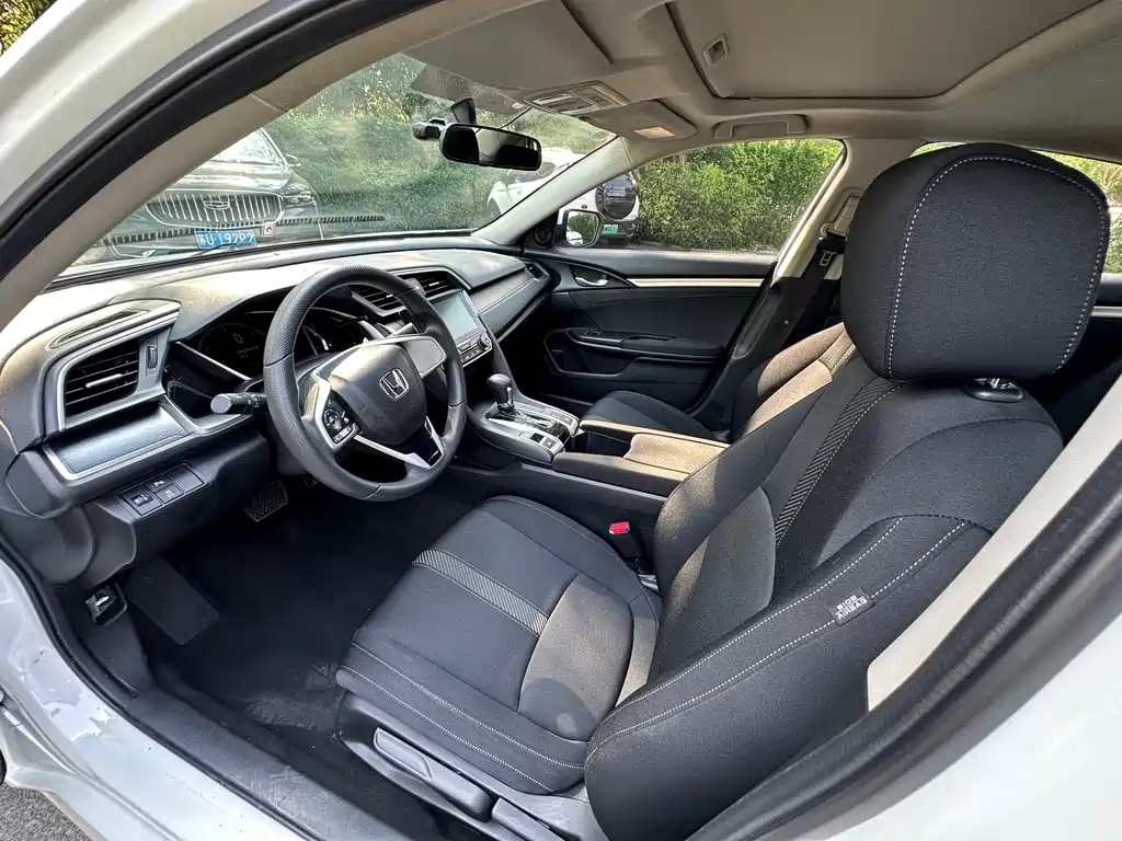 Honda Civic 2018 — фото 12