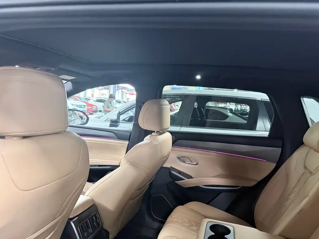 BYD Song L DM-i 2025 — фото 11