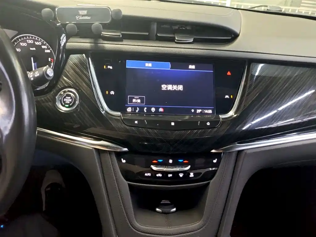 Cadillac XT6 2021 — фото 13