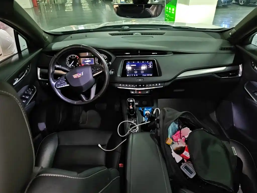 Cadillac XT4 2020 — фото 10