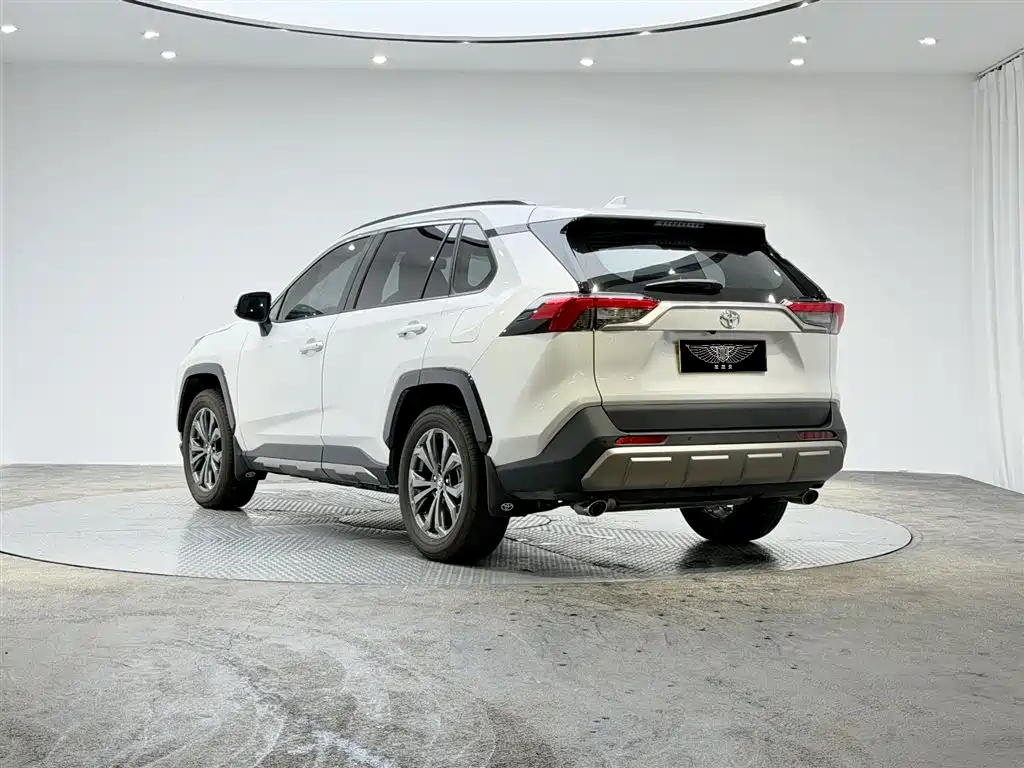Toyota RAV4 2026