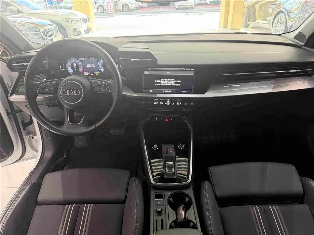 Audi A3 2023 — фото 10