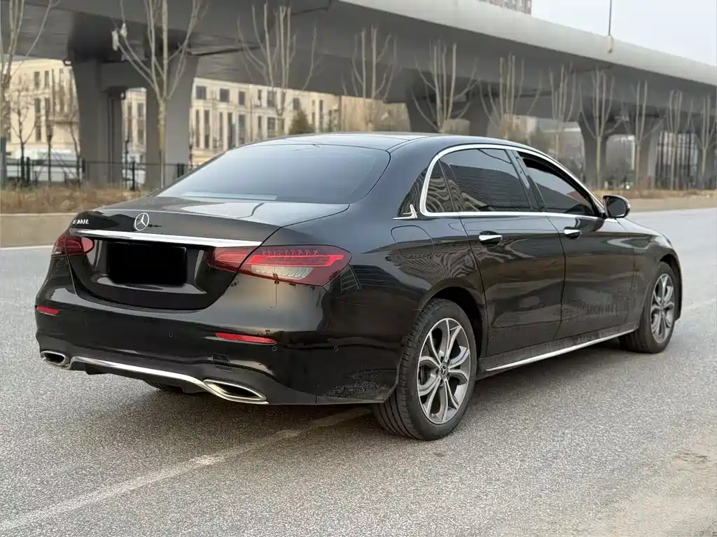 Mercedes-Benz E-Class 2023 — фото 4