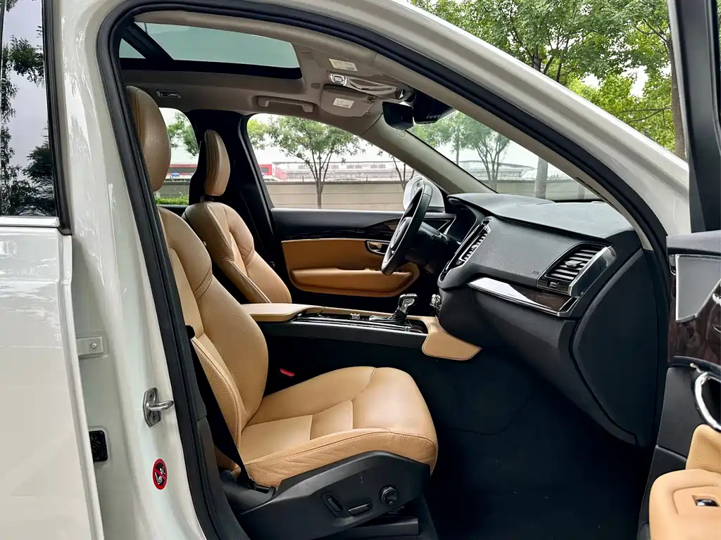 Volvo XC90 2016 — фото 17