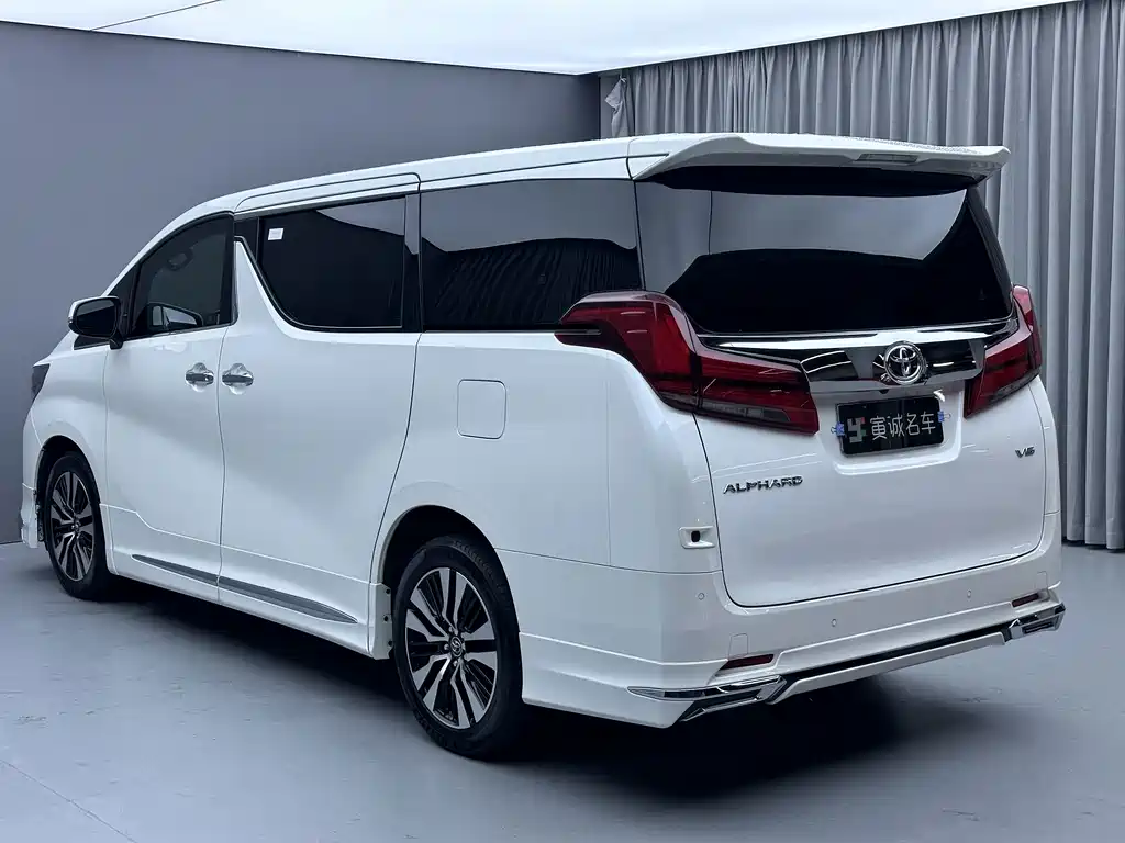 Toyota Alphard 2018 — фото 6
