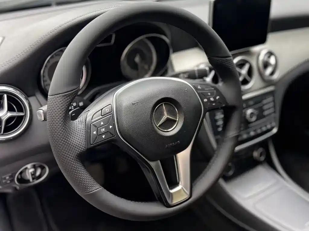 Mercedes-Benz GLA 2016